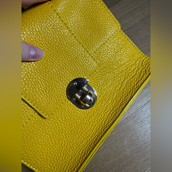 Yellow Italian leather purse/crossbody bag - Picture 6 of 6